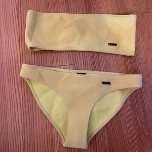 Triangl yellow bikini 💛💛